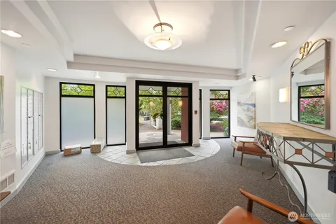 $349,950 | 232 Belmont Avenue East, Unit 202, Seattle, WA 98102
