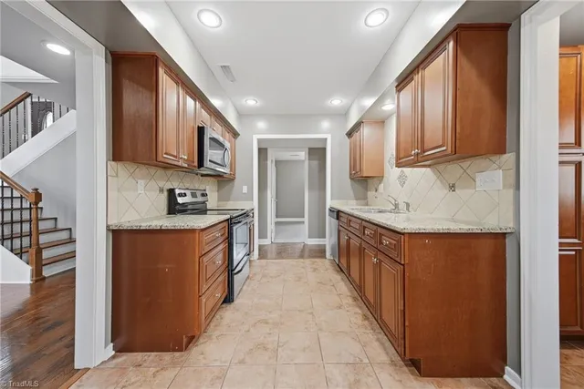 $320,000 | 7177 Mantlewood Lane, Kernersville, NC 27284