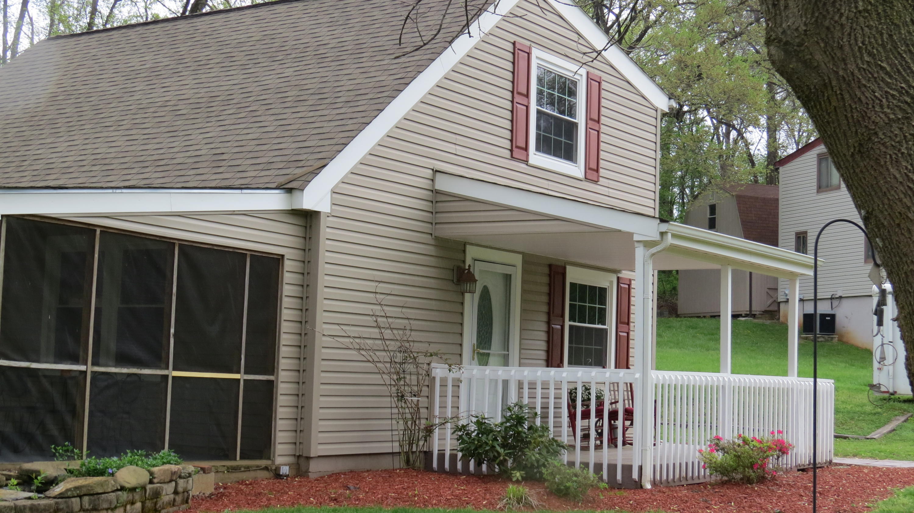 6328 Old Mountain Road Roanoke, VA 24019 - Photo 2 of 23 IMG_4897