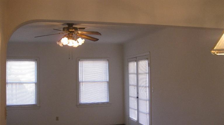542 South Reed Avenue Reedley, CA 93654 - Photo 4 of 10
