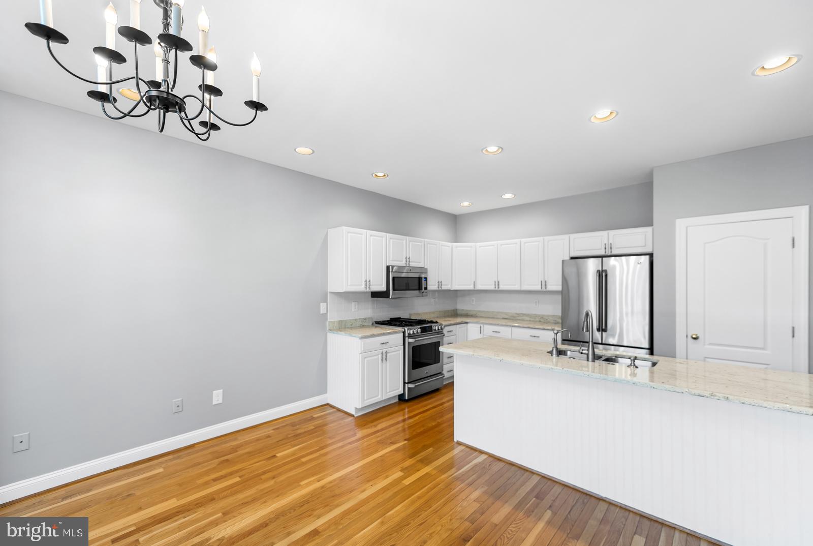 145 Ridgeview Circle Berwyn, PA 19312 - Photo 13 of 38 Kitchen