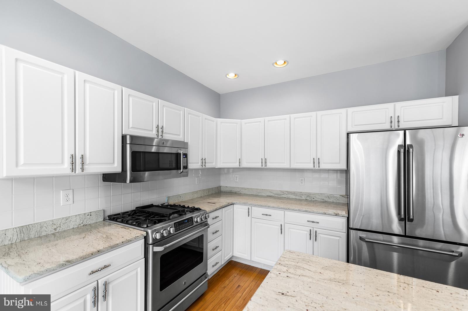 145 Ridgeview Circle Berwyn, PA 19312 - Photo 14 of 38 Kitchen