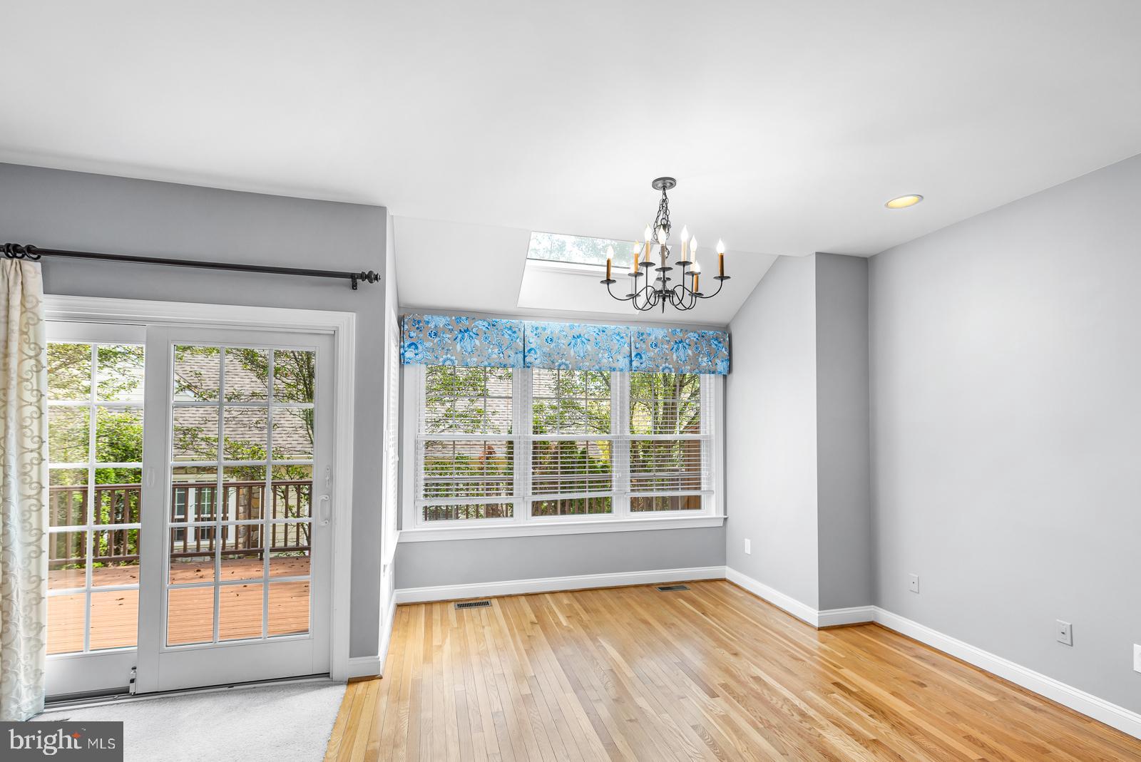 145 Ridgeview Circle Berwyn, PA 19312 - Photo 18 of 38 Access to the deck