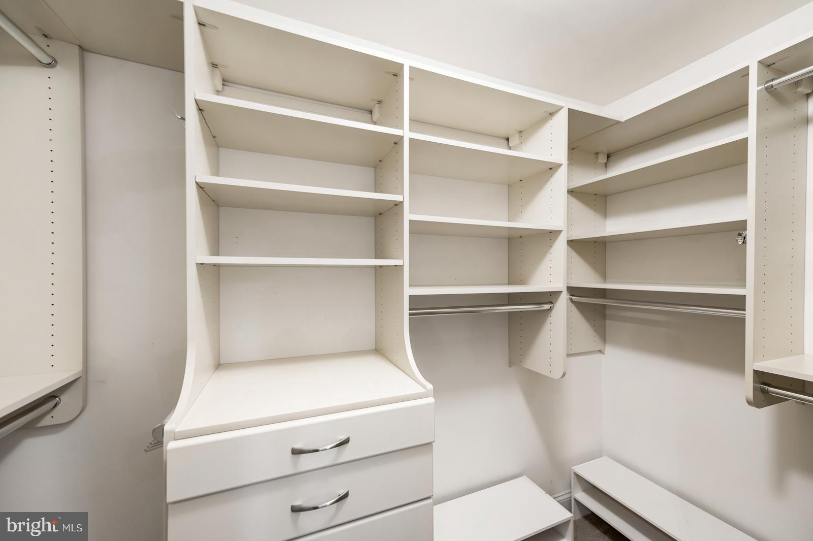 145 Ridgeview Circle Berwyn, PA 19312 - Photo 24 of 38 Primary walkin closet