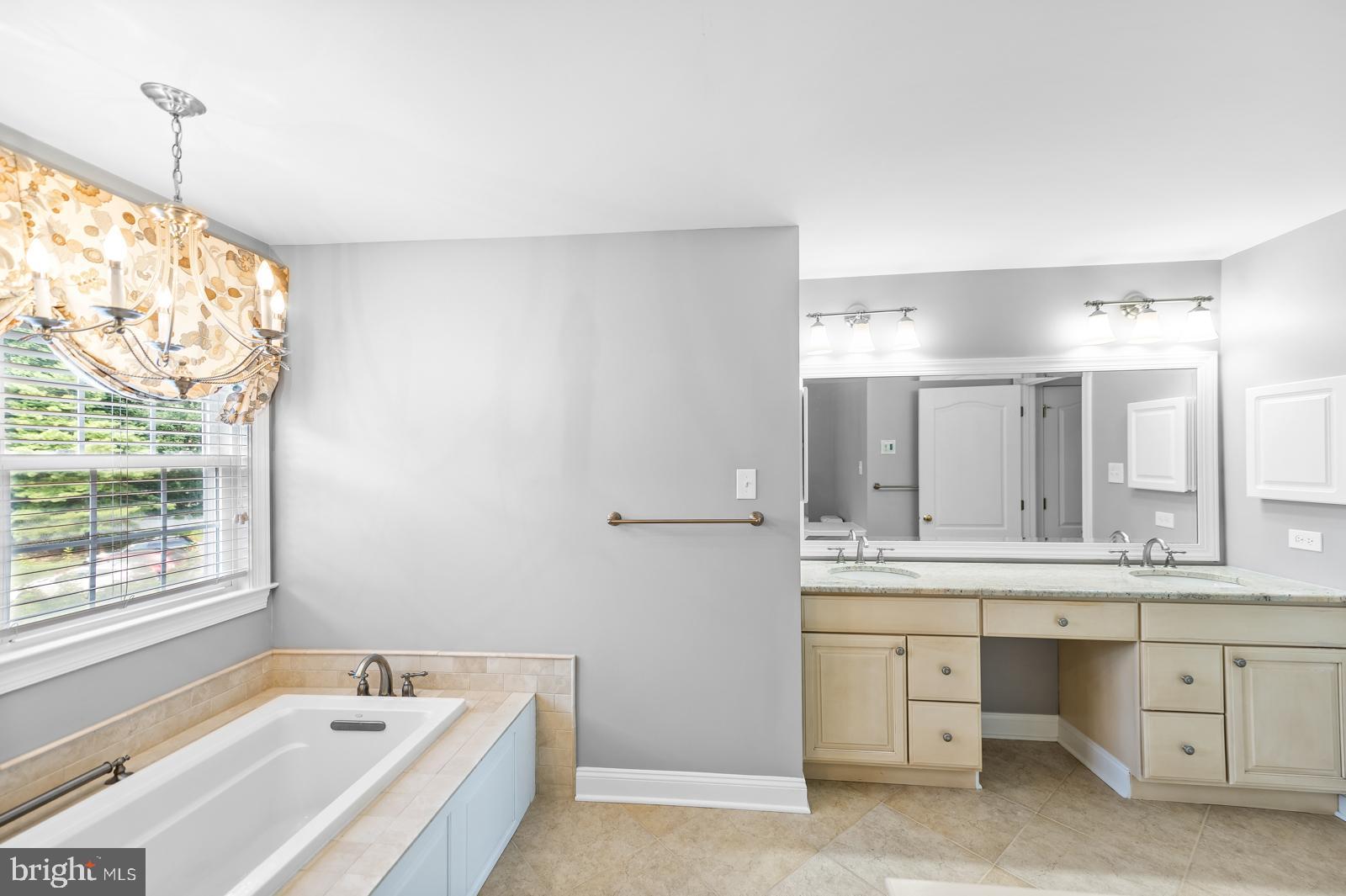 145 Ridgeview Circle Berwyn, PA 19312 - Photo 27 of 38 Primary bath with heated floor