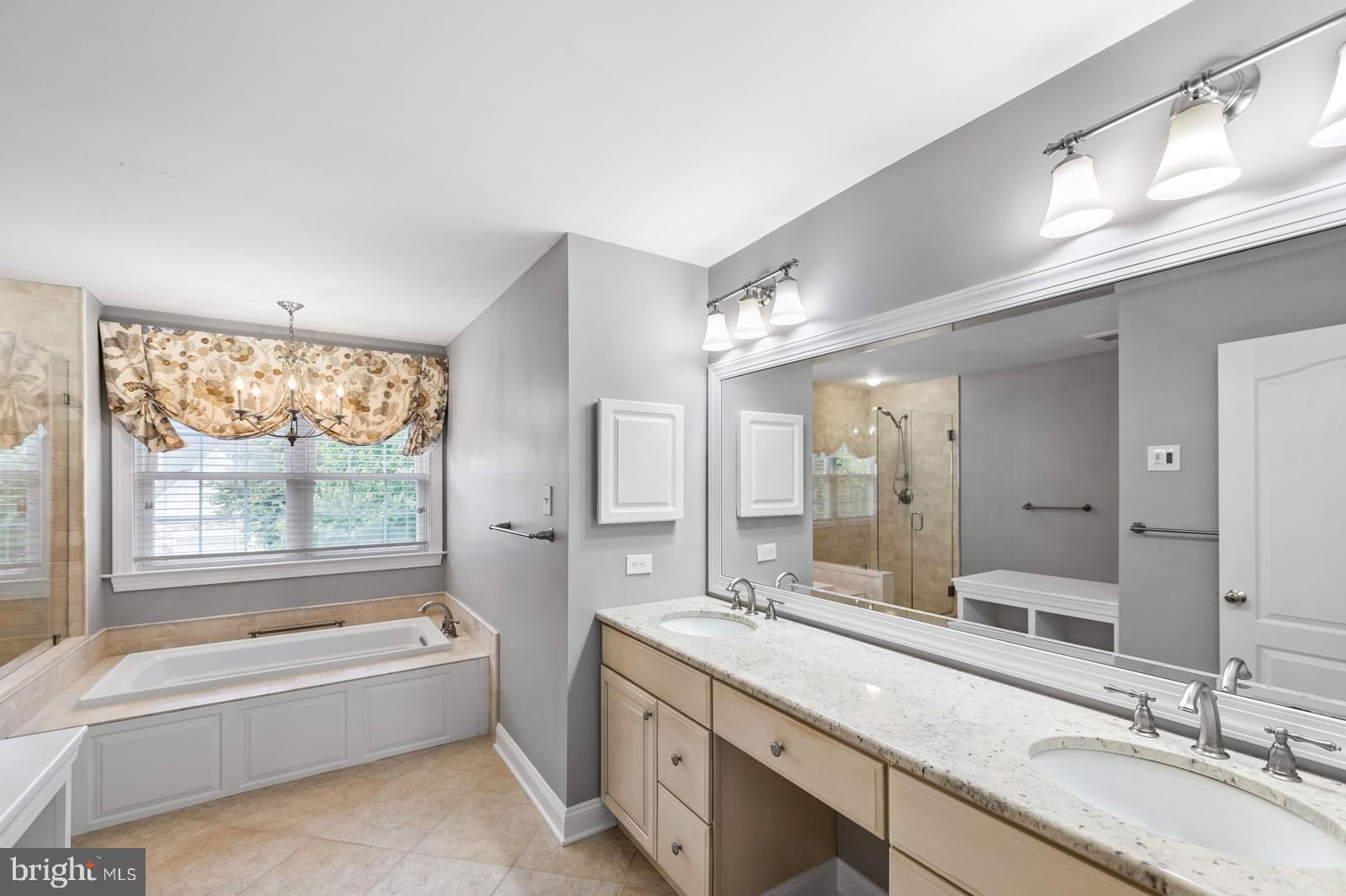 145 Ridgeview Circle Berwyn, PA 19312 - Photo 28 of 38 Primary bath