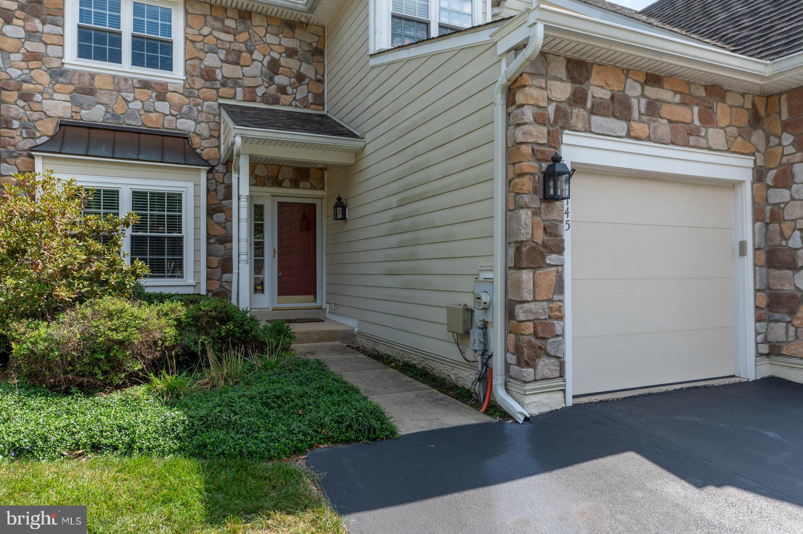 145 Ridgeview Circle Berwyn, PA 19312 - Photo 3 of 38 Front Exterior