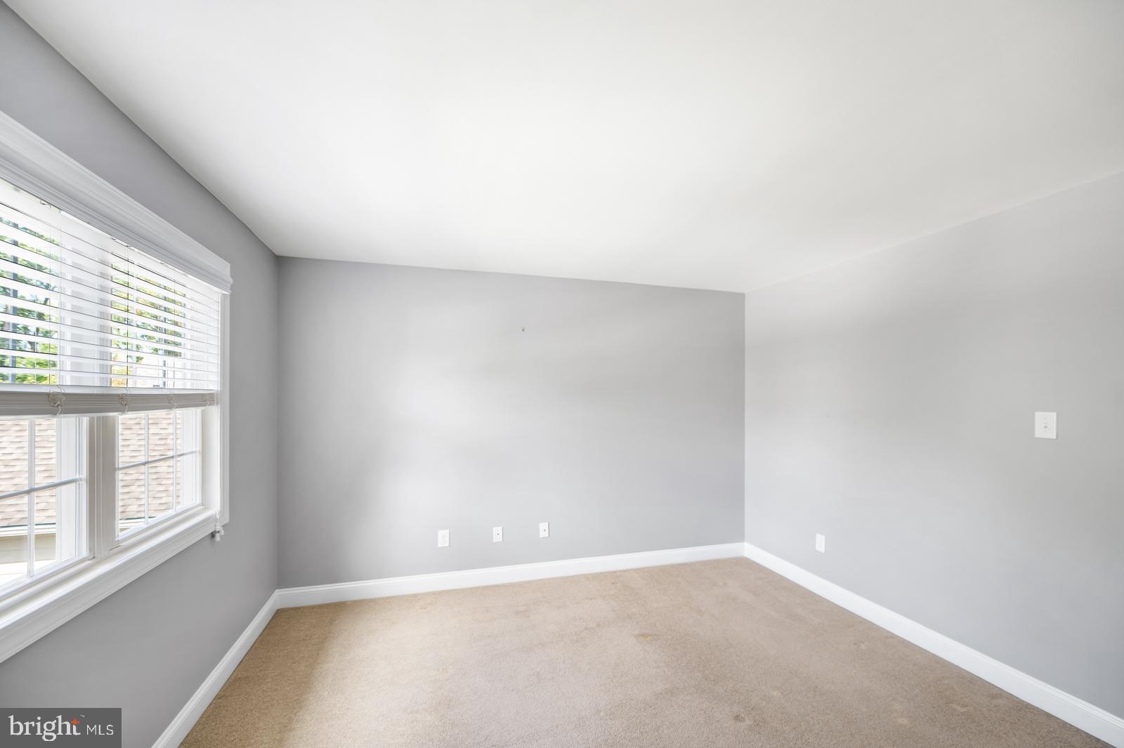 145 Ridgeview Circle Berwyn, PA 19312 - Photo 31 of 38 2nd bedroom on second floor