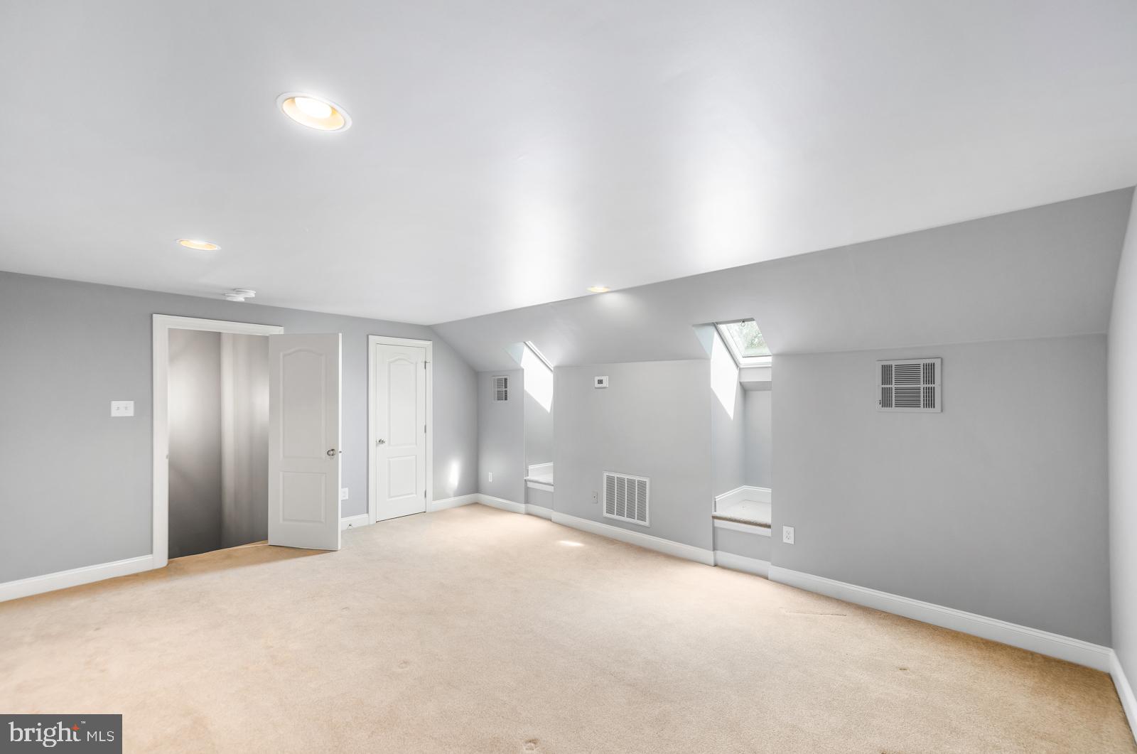 145 Ridgeview Circle Berwyn, PA 19312 - Photo 33 of 38 3rd Bedroom on third floor