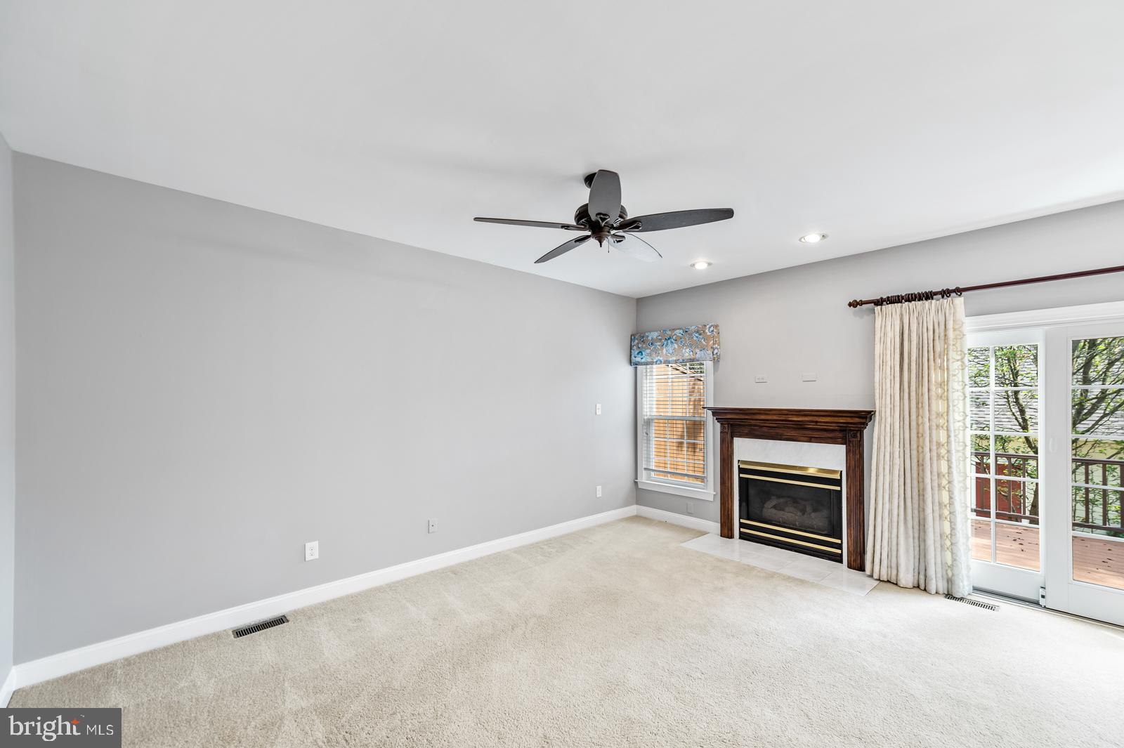 145 Ridgeview Circle Berwyn, PA 19312 - Photo 10 of 38 Spacious family room