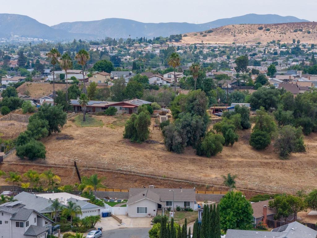 10166 Trocha De Penni Lakeside, CA 92040 - Photo 29 of 33