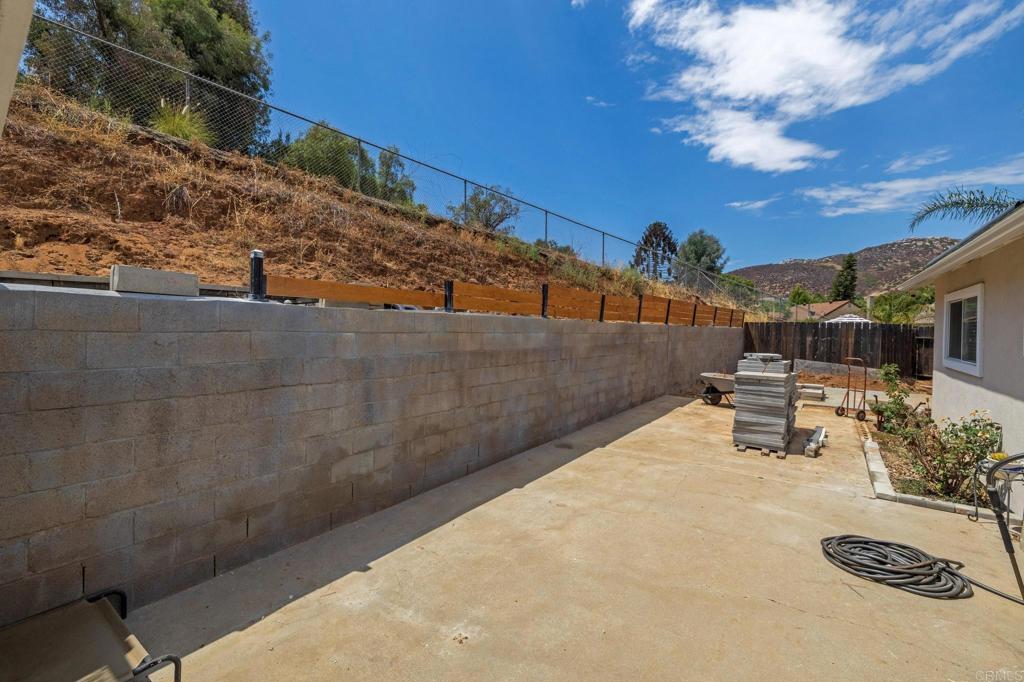 10166 Trocha De Penni Lakeside, CA 92040 - Photo 31 of 33