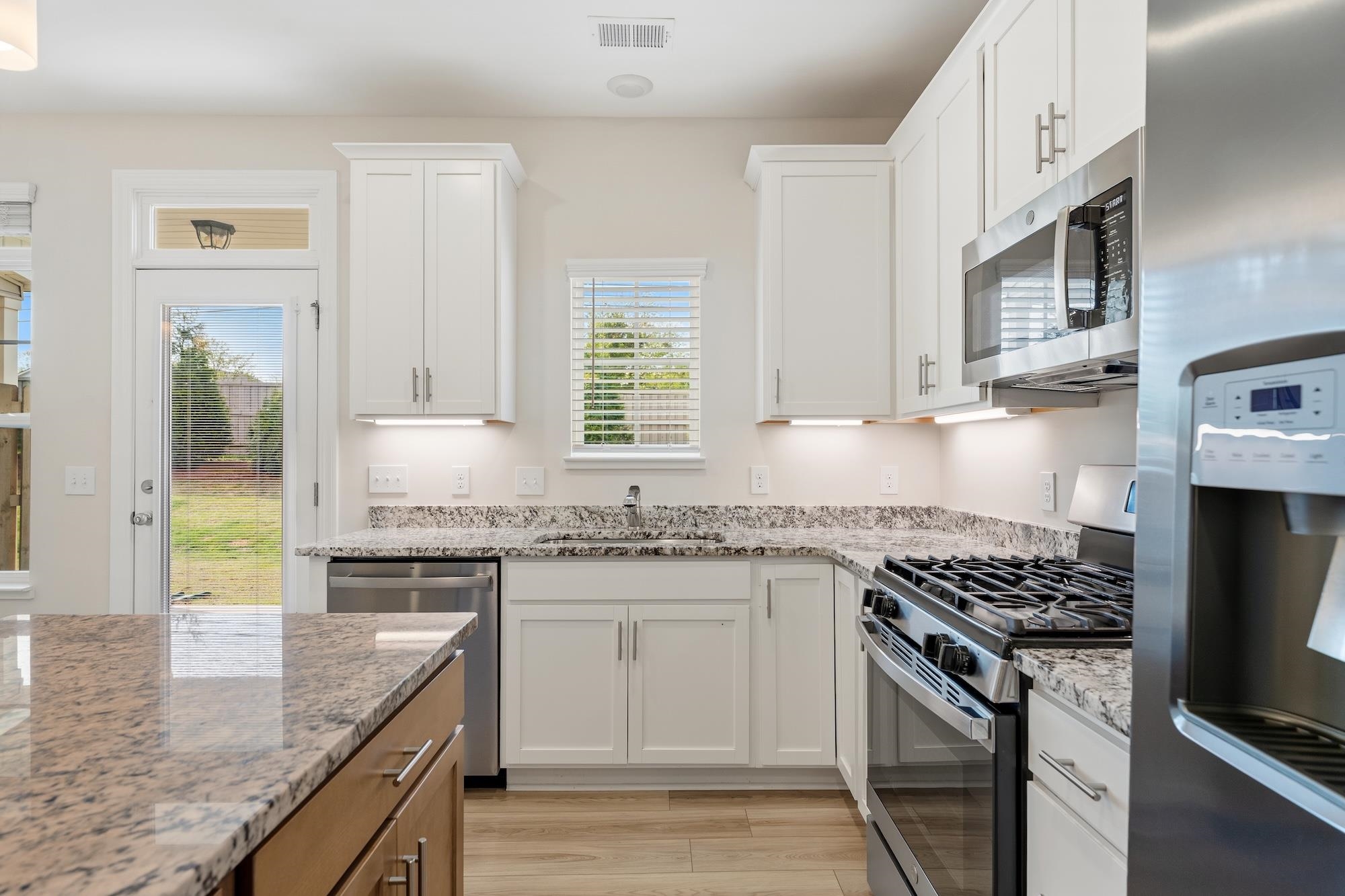 314 Hollenbeck Place Greenville, SC 29607 - Photo 11 of 34