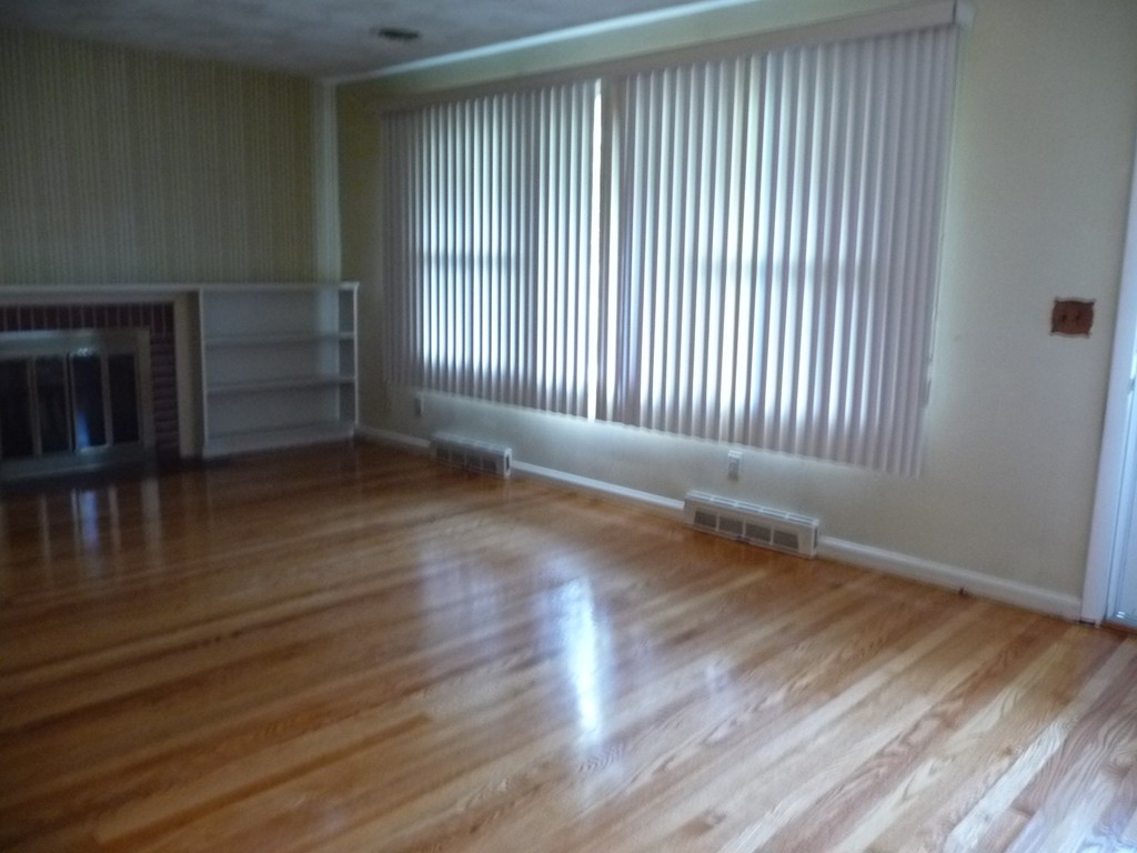 57 Bremen Street Springfield, MA 01108 - Photo 2 of 16 Gallery Image 2