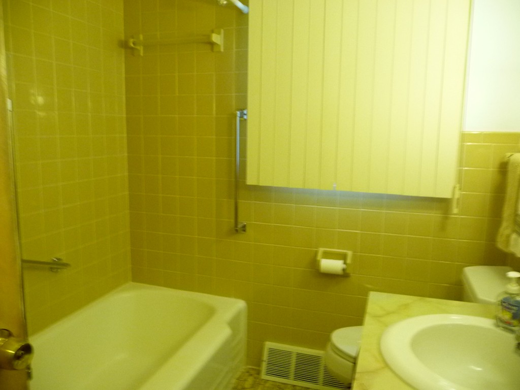 57 Bremen Street Springfield, MA 01108 - Photo 3 of 16 Gallery Image 3