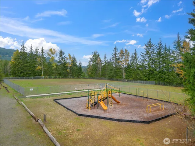 a view of a tennis court