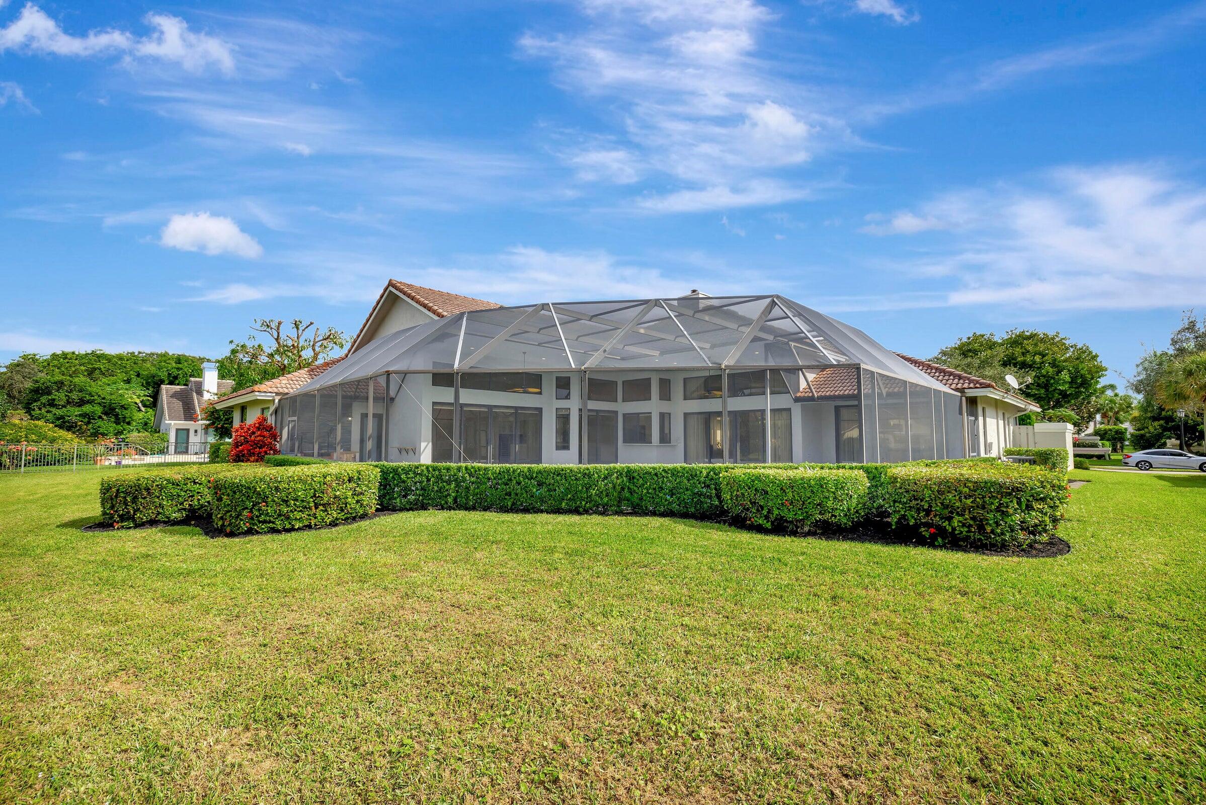 4875 Hunters Way Boca Raton, FL 33434 - Photo 36 of 43 Side Yard View