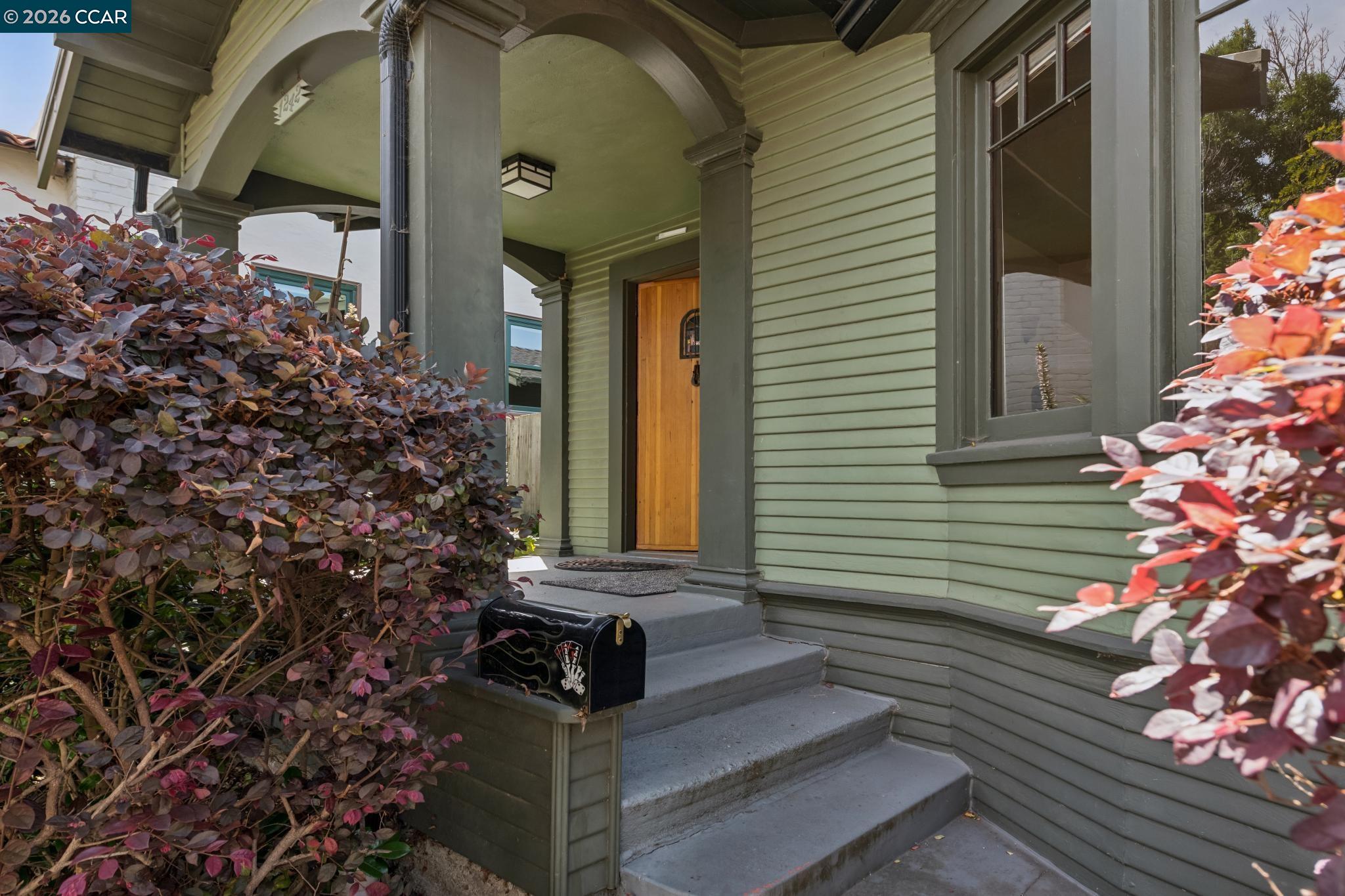 1242 Hopkins Street Berkeley, CA 94702 - Photo 5 of 84