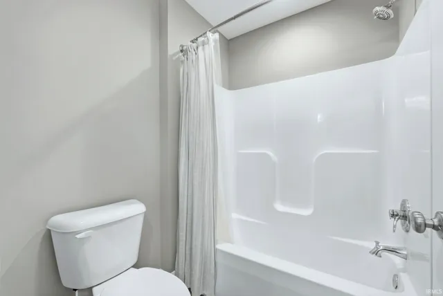 $470,000 | 15026 Leo Creek Boulevard, Leo, IN 46765