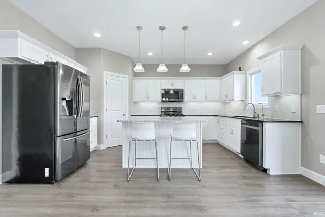 $470,000 | 15026 Leo Creek Boulevard, Leo, IN 46765