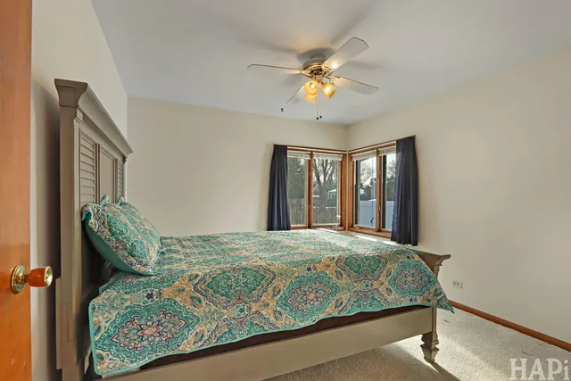 $369,000 | 34945 North Leonard Avenue, Ingleside, IL 60041