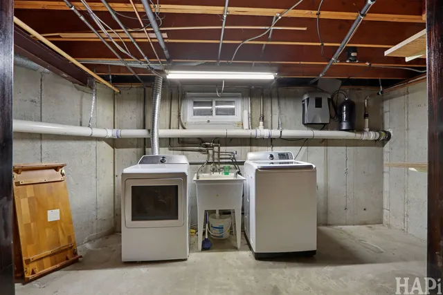 $369,000 | 34945 North Leonard Avenue, Ingleside, IL 60041