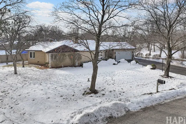 $369,000 | 34945 North Leonard Avenue, Ingleside, IL 60041