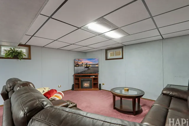 $369,000 | 34945 North Leonard Avenue, Ingleside, IL 60041