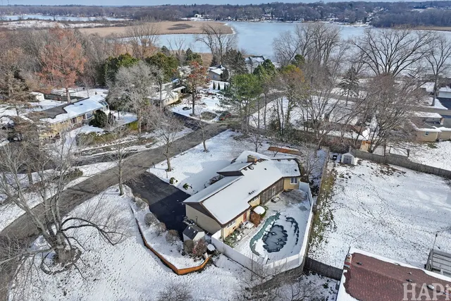 $369,000 | 34945 North Leonard Avenue, Ingleside, IL 60041