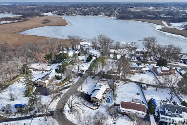 $369,000 | 34945 North Leonard Avenue, Ingleside, IL 60041