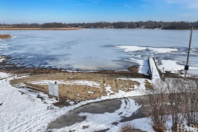 $369,000 | 34945 North Leonard Avenue, Ingleside, IL 60041