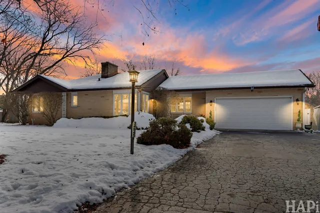 $369,000 | 34945 North Leonard Avenue, Ingleside, IL 60041