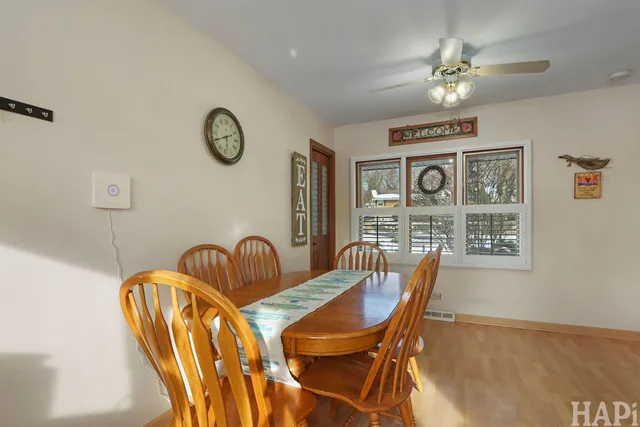 $369,000 | 34945 North Leonard Avenue, Ingleside, IL 60041