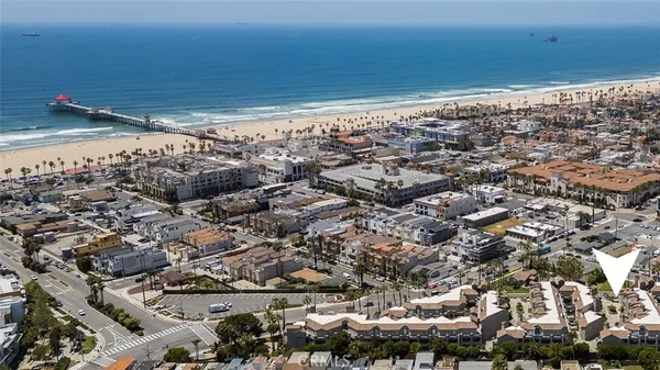 $920,000 | 400 Lake Street, Unit 105, Huntington Beach, CA 92648