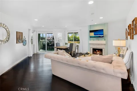 $920,000 | 400 Lake Street, Unit 105, Huntington Beach, CA 92648