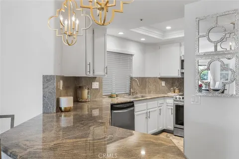 $920,000 | 400 Lake Street, Unit 105, Huntington Beach, CA 92648