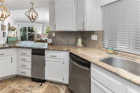 $920,000 | 400 Lake Street, Unit 105, Huntington Beach, CA 92648