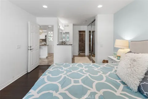$920,000 | 400 Lake Street, Unit 105, Huntington Beach, CA 92648