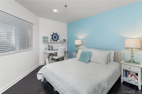 $920,000 | 400 Lake Street, Unit 105, Huntington Beach, CA 92648