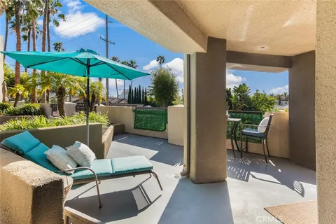 $920,000 | 400 Lake Street, Unit 105, Huntington Beach, CA 92648