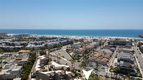 $920,000 | 400 Lake Street, Unit 105, Huntington Beach, CA 92648