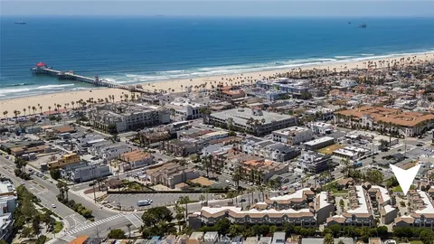 $920,000 | 400 Lake Street, Unit 105, Huntington Beach, CA 92648