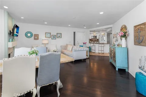 $920,000 | 400 Lake Street, Unit 105, Huntington Beach, CA 92648