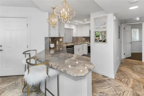 $920,000 | 400 Lake Street, Unit 105, Huntington Beach, CA 92648