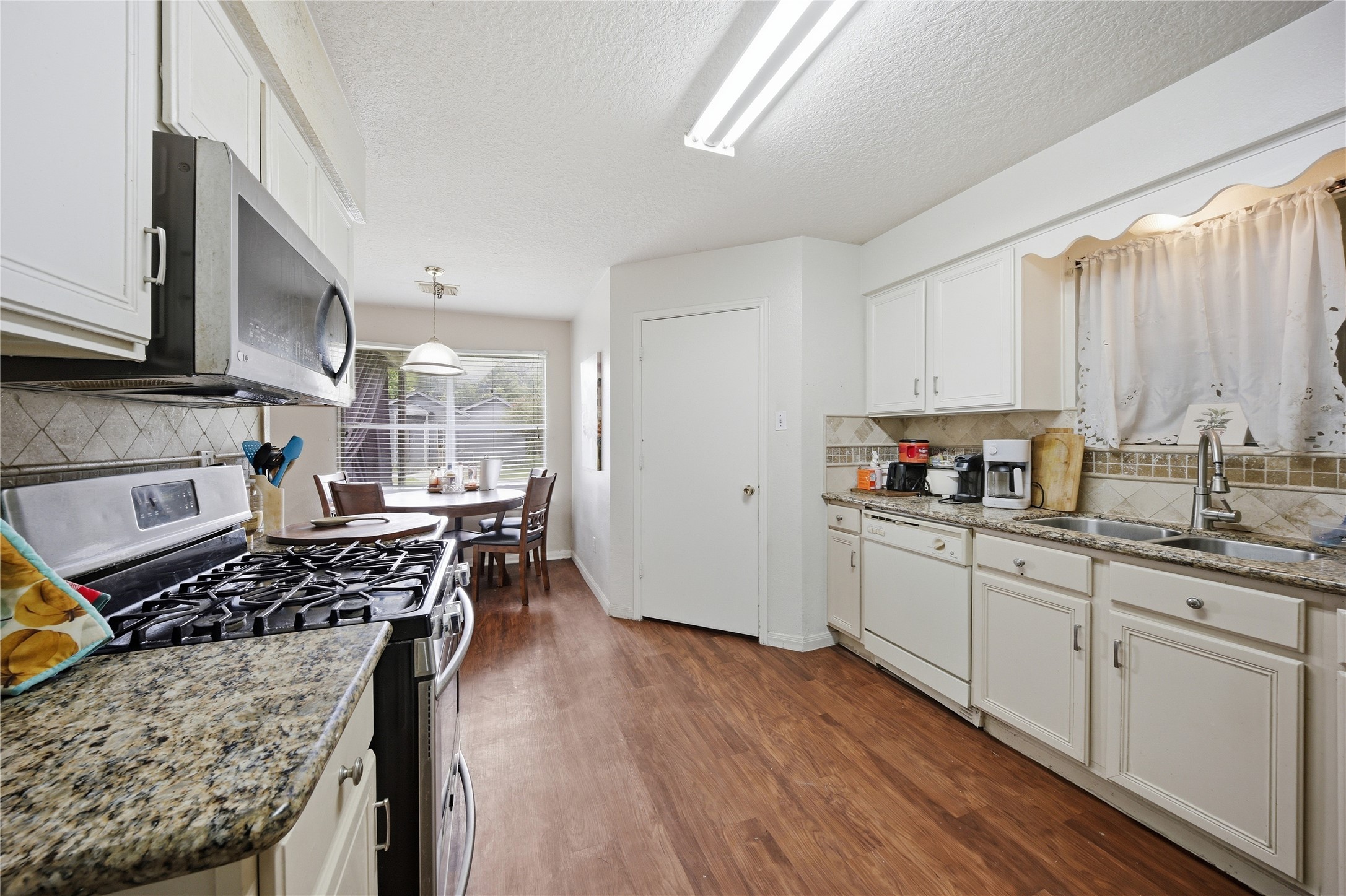 4606 Terrell Street Houston, TX 77093 - Photo 13 of 41