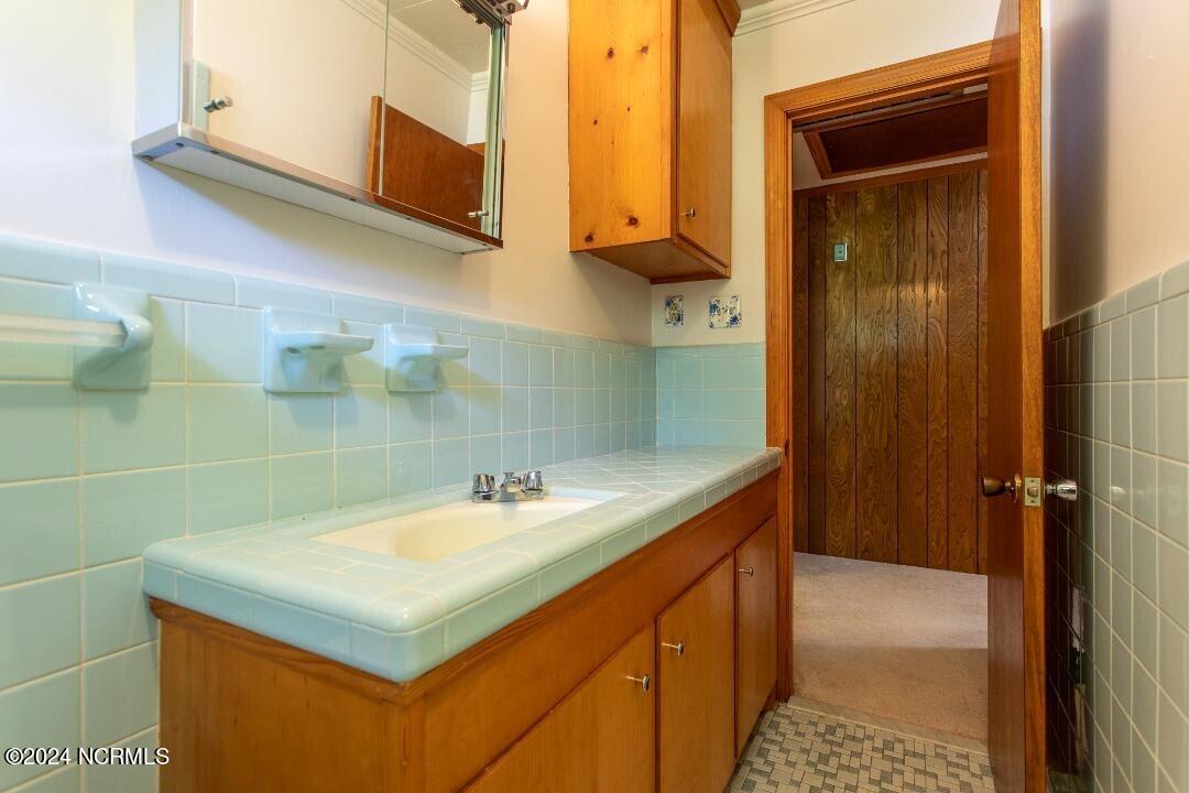 5889 Long Ridge Road Plymouth, NC 27962 - Photo 14 of 36 MainBath2