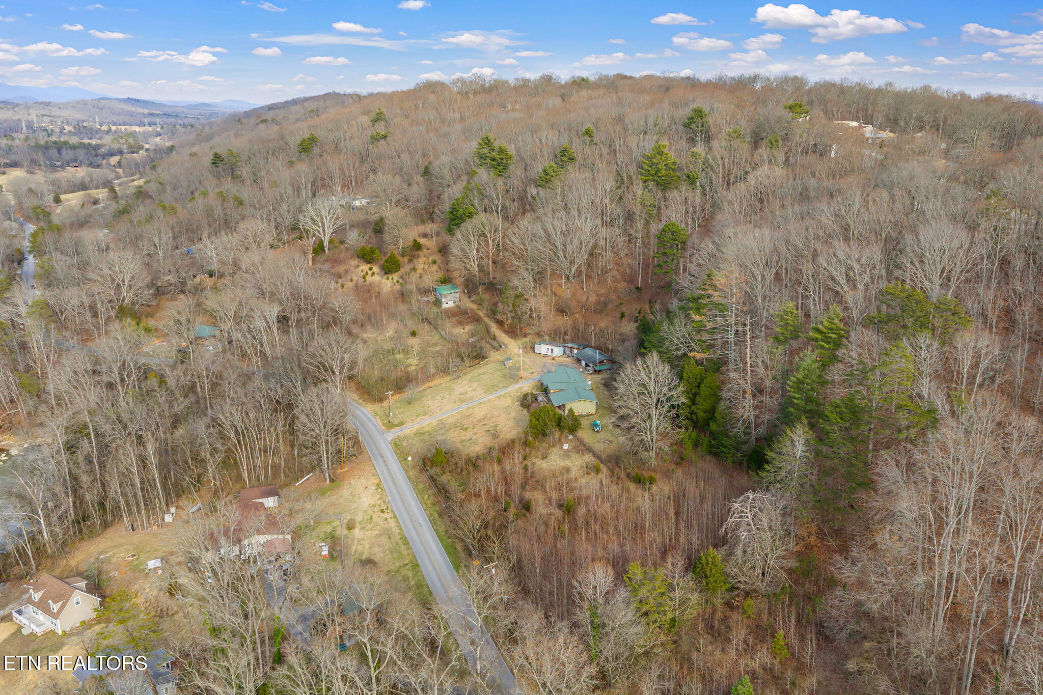 2410 Sugar Grove Valley Road Harriman, TN 37748 - Photo 24 of 51 21-web-or-mls-2410 Sugar Grove Valley-21