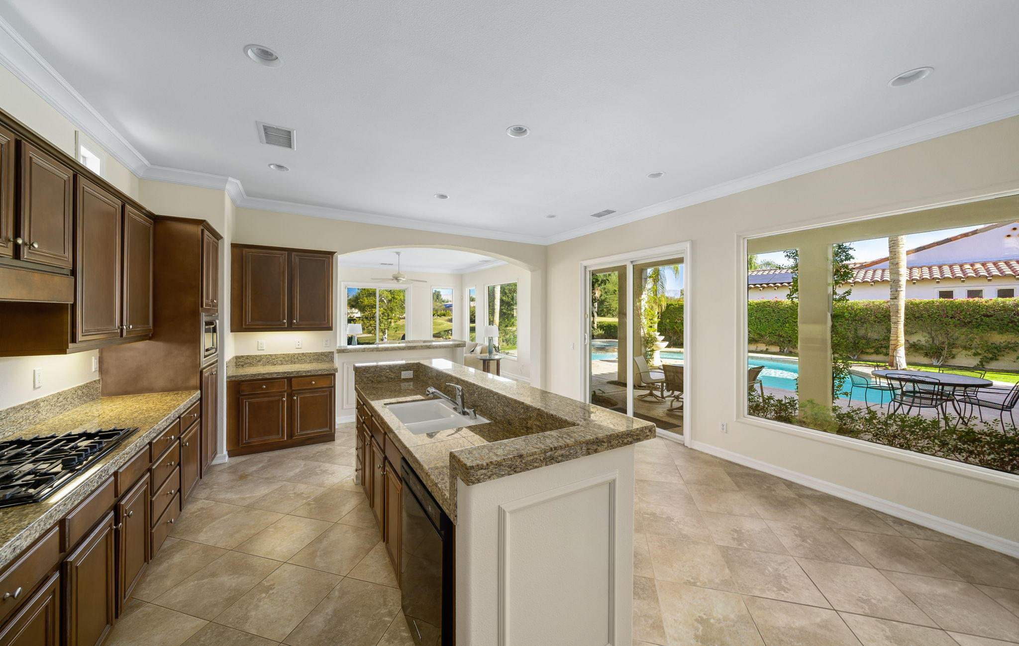 315 Loch Lomond Road Rancho Mirage, CA 92270 - Photo 14 of 46 21-web-or-mls-JVLochLomond1120_021