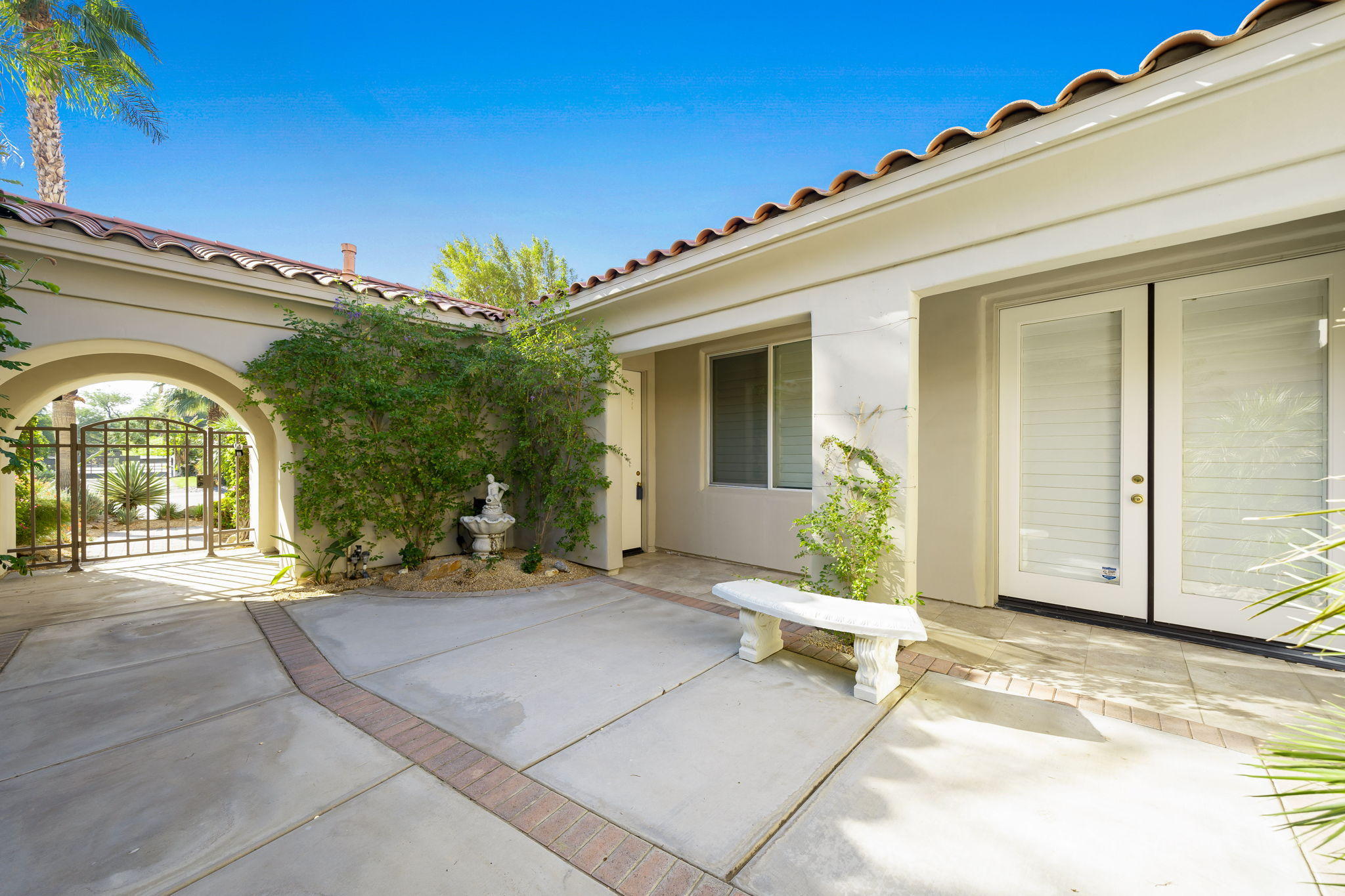 315 Loch Lomond Road Rancho Mirage, CA 92270 - Photo 7 of 46 14-web-or-mls-JVLochLomond1120_014
