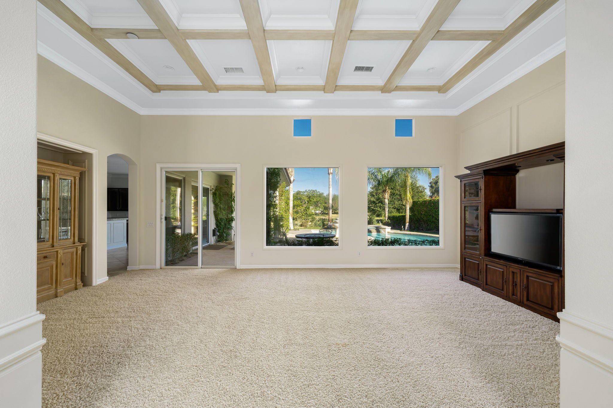 315 Loch Lomond Road Rancho Mirage, CA 92270 - Photo 8 of 46 15-web-or-mls-JVLochLomond1120_015